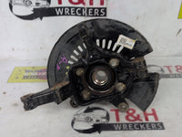 2016 2016 Kia Sorento UM C5W7J561F Right Front Hub Assembly