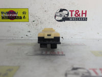 Nov 1989 to Apr 1993 - Nissan Pintara U12 - Power Window Switch