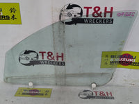 2006 - 2012 Mitsubishi Outlander Right Front Door Glass