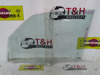 2000 - 2006 Mitsubishi Pajero Right Front Door Glass