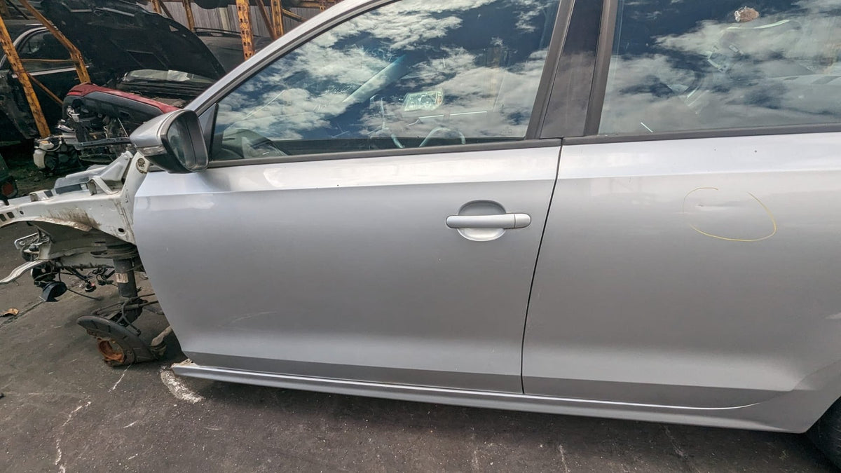 Feb 2011 to Dec 2017 - Volkswagen Jetta 1B - Left Front Door