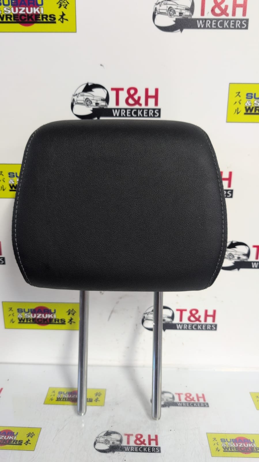 2018-2022 Ford Everest U268 Trend AXXMA - Right Rear Head Rest