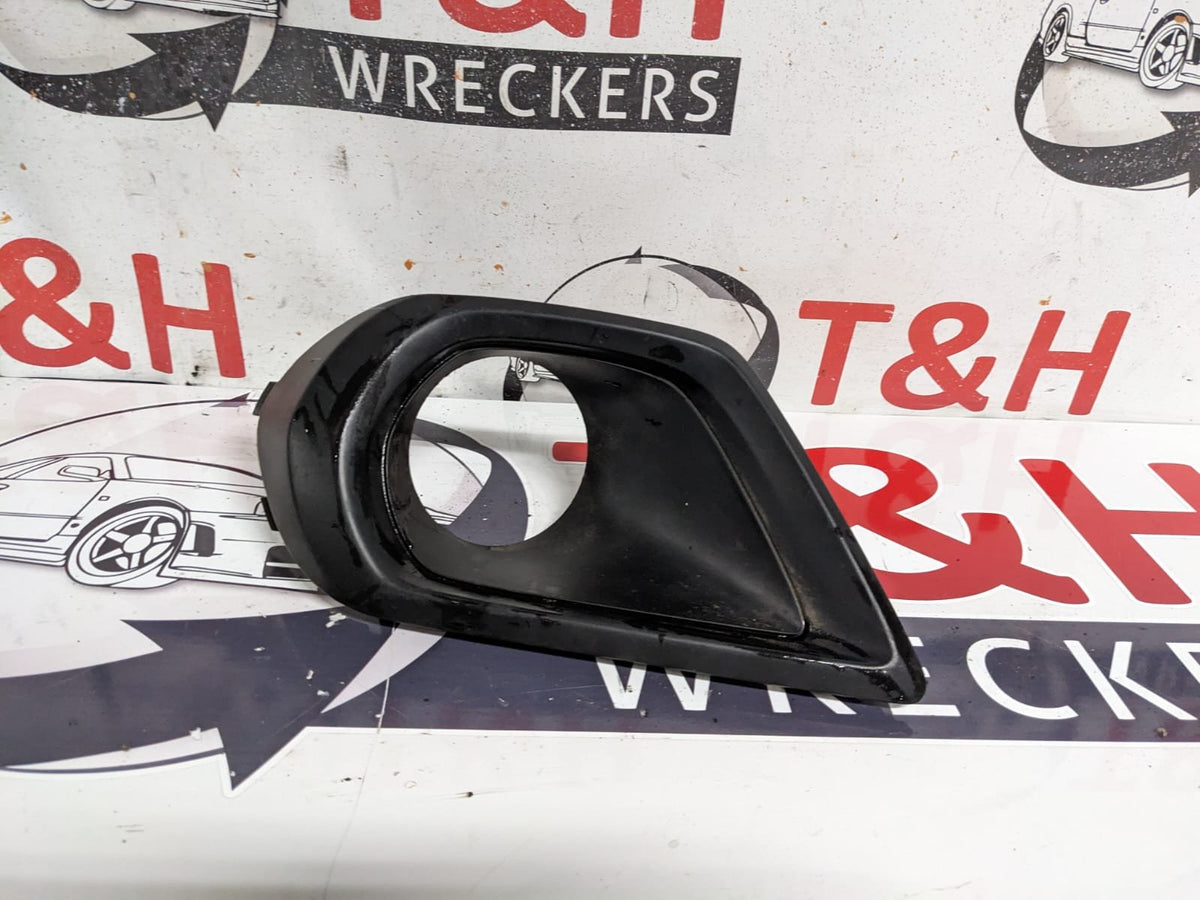 2013-2016 Subaru Forester SJ - Right Fog Light Cover
