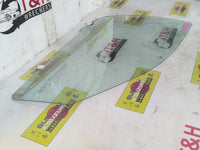2006 - 2012 Mitsubishi Outlander Right Front Door Glass