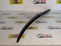 2010 2010 Ford Focus II LV Left Headlight Trim
