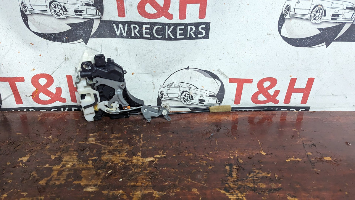 2017 Mitsubishi Lancer CF - Right Front Lock Actuator