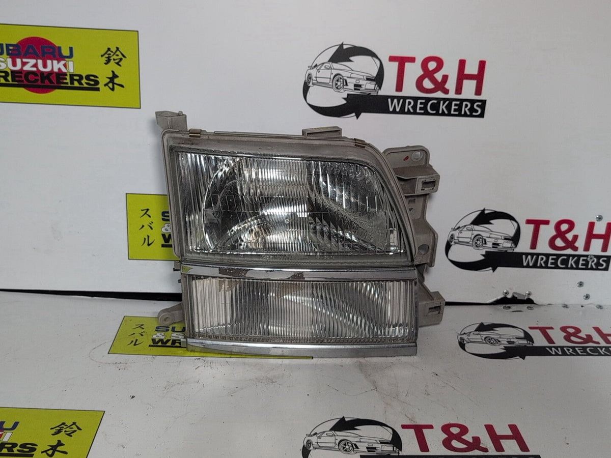 1997 to 2000 - Nissan Elgrand E50 - Right Headlight - Twin Type, Lens# 110-24726