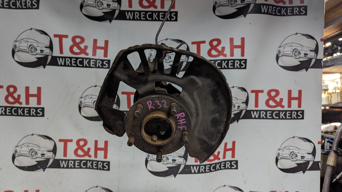 Nissan Skyline R32 - 1989-1994 - Right Front Hub Assembly