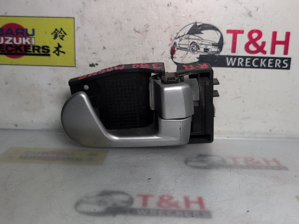 Sep 2005 to Mar 2008 - Mitsubishi 380 DB - Right Rear Door Interior Handle