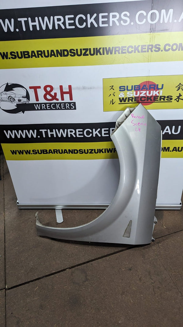2003-2009 Renault Scenic - Left Front Guard