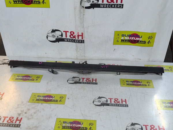 1990 Suzuki Vitara ET - Bonnet Top Lock Panel