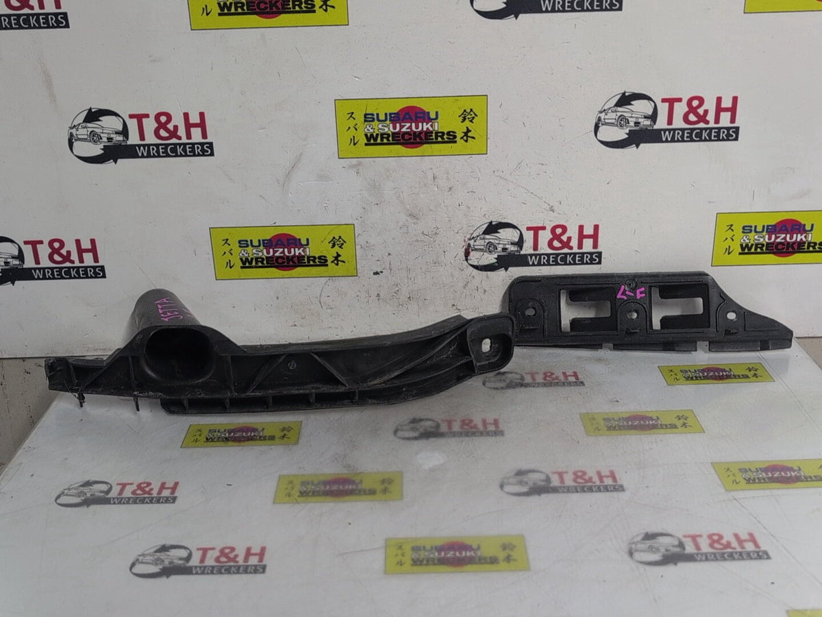 2005-2010 Volkswagen Jetta MK5 - 1K Station Wagon FWD Left Headlight Bracket