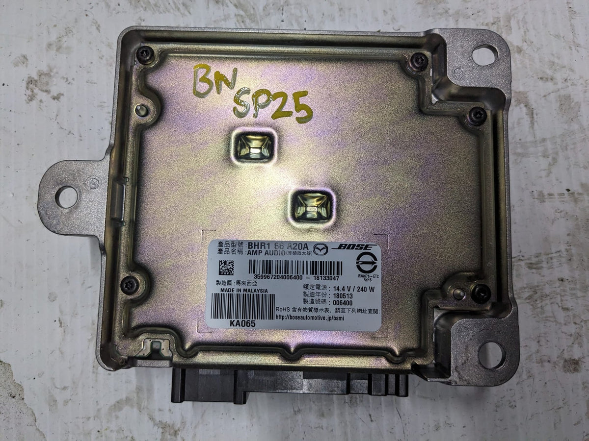 Mazda Mazda3 BM BN Hatchback 2016-2018 - Amplifier