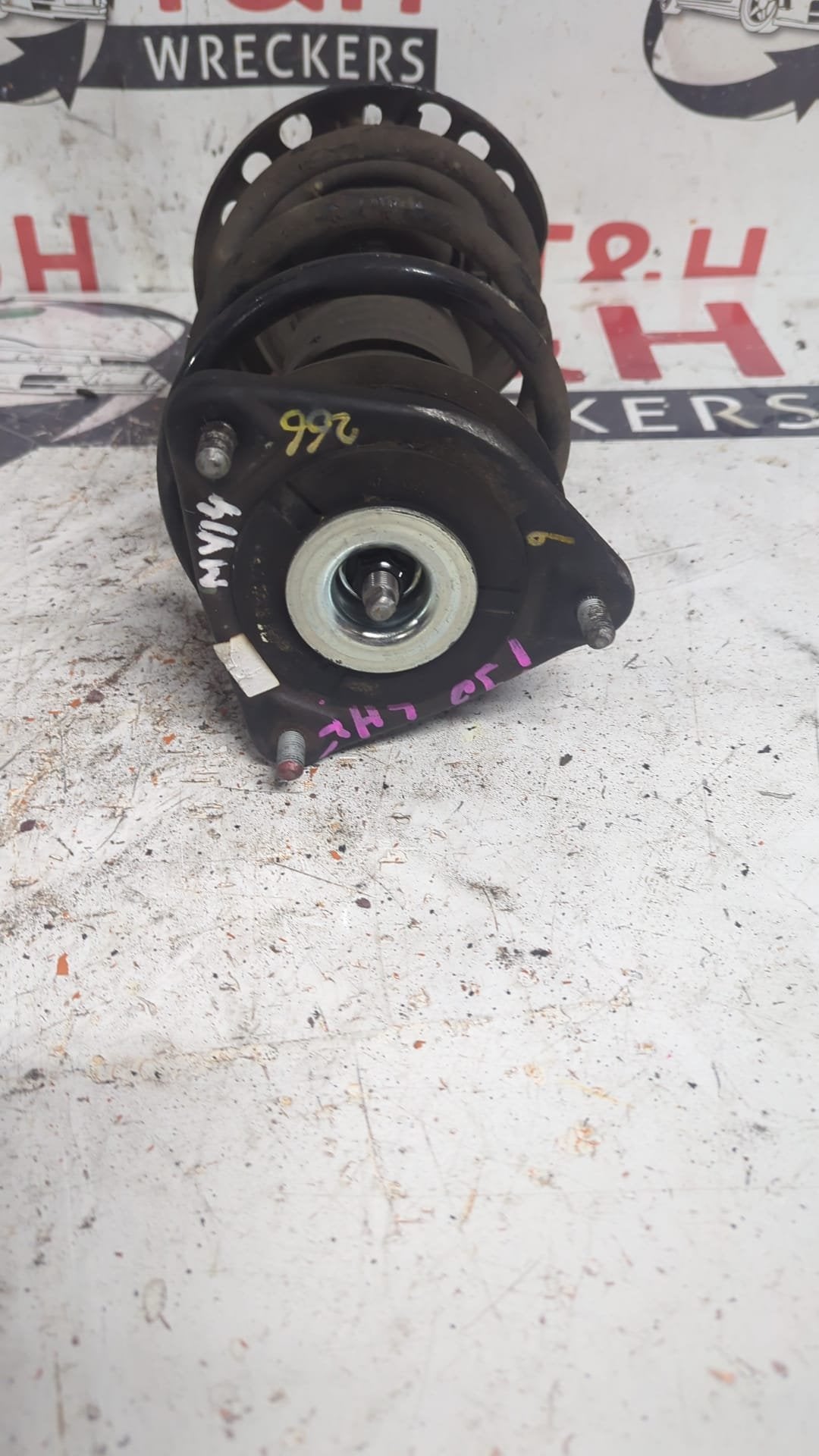 2012-2017 2012-2017 Hyundai i30 GD Left Front Strut