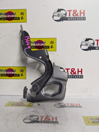 Left Bonnet Hinge, Toyota, RAV4, A40 | T&H Wreckers