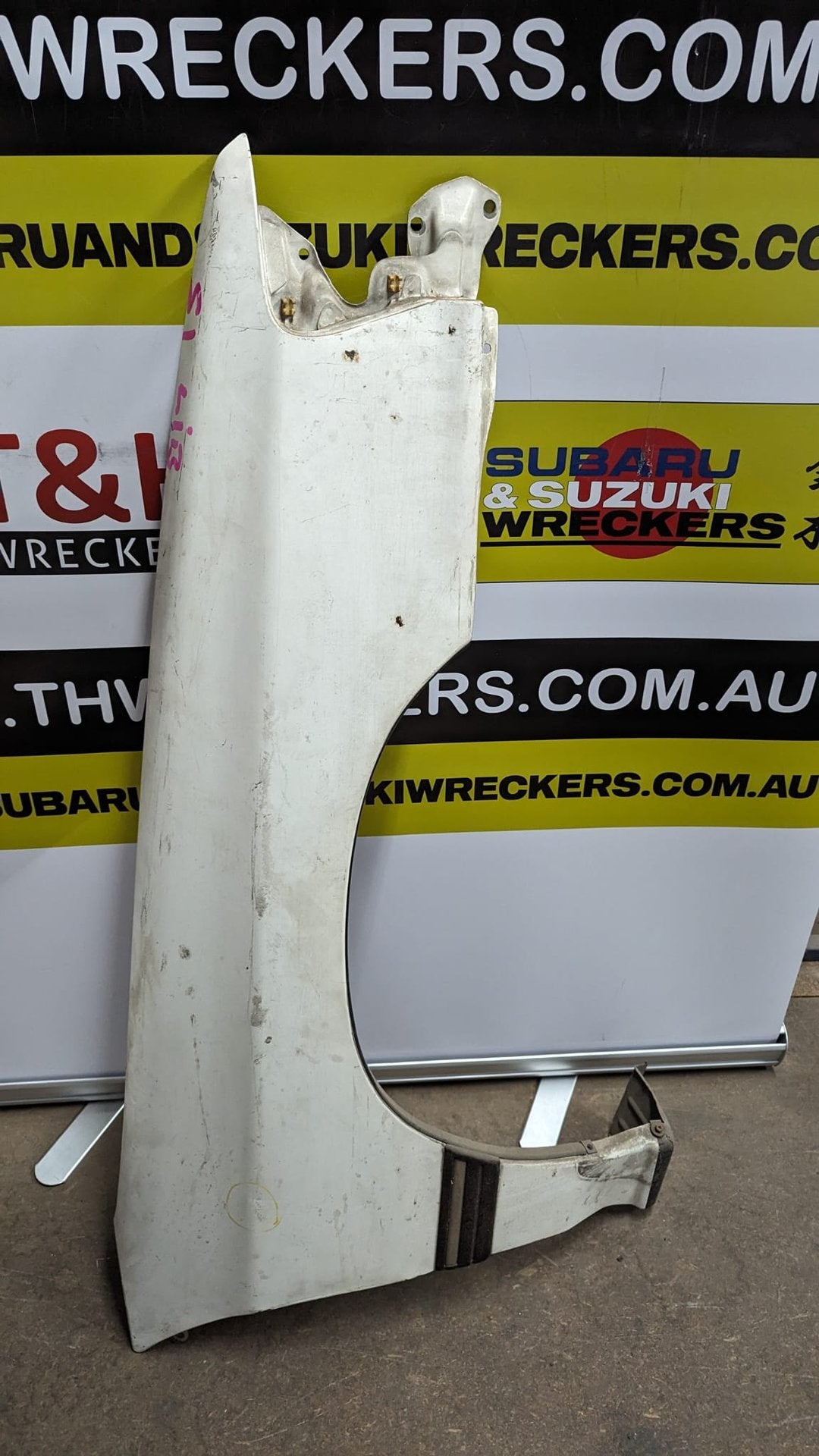 Subaru Liberty 1989-1991 - - Right Front Guard