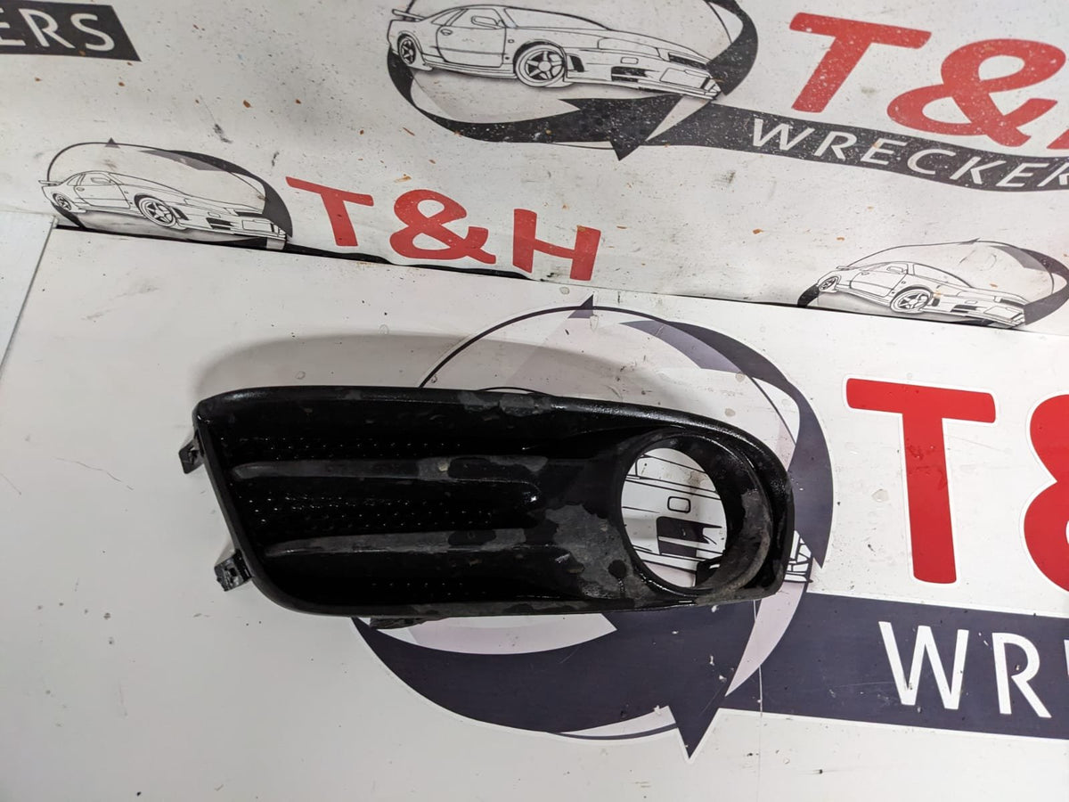 2012-2017 Nissan Pulsar C12 - Right Fog Light Cover