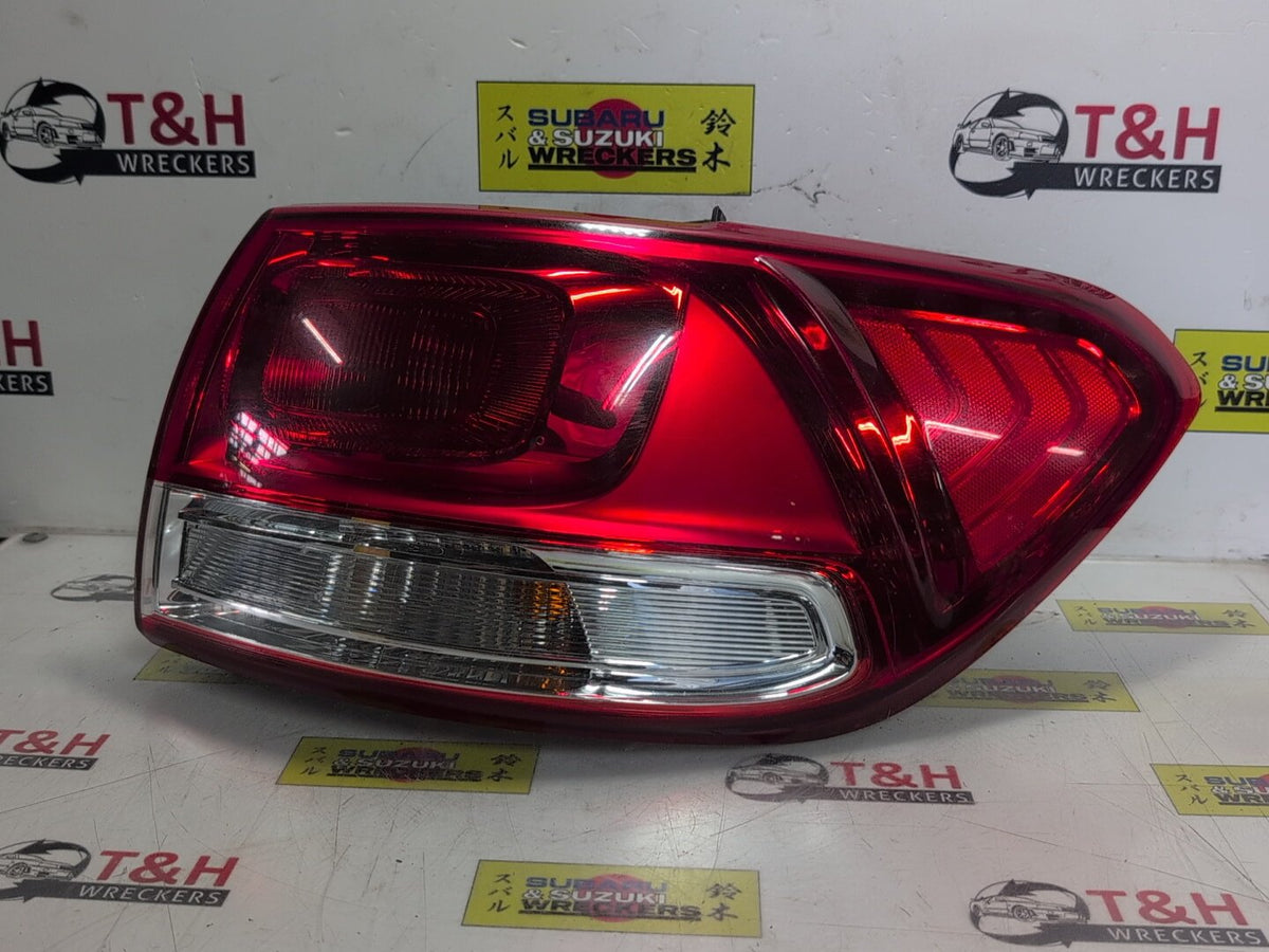 2015-2017 Kia Sorento UM Right Taillight Body Mounted Non-LED Type