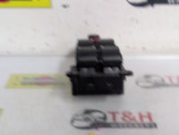 Dec 2001 to Feb 2007 - Honda CR-V RD7 - Right Front Master Power Window Switch