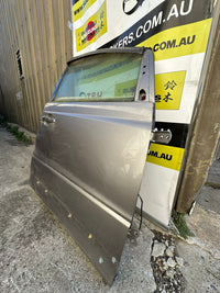 2000 - 2006 Toyota Estima ACR30 Right Front Door