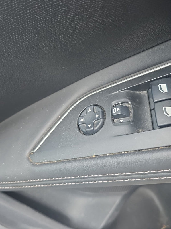 2017 Peugeot 3008 P84 - Right Door Mirror