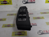 2016 2016 Kia Sorento UM C5W7J561F Master Power Window Switch