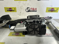 2016 2016 Kia Sorento UM C5W7J561F Right Front Seat Belt