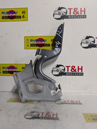 Left Bonnet Hinge, Toyota, RAV4, A40 | T&H Wreckers