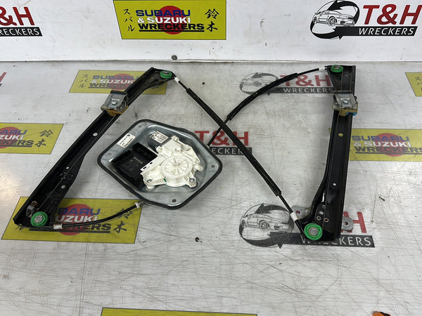 Volkswagen Jetta MK5 - 1K Station Wagon FWD 2005-2010 - Left Front Window Regulator/Motor