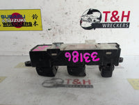 Feb 1999 to Jun 2005 - Nissan Pathfinder R50 - Right Rear Window Switch