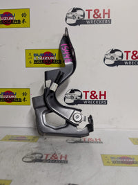 Right Bonnet Hinge, Toyota, RAV4, A40 | T&H Wreckers
