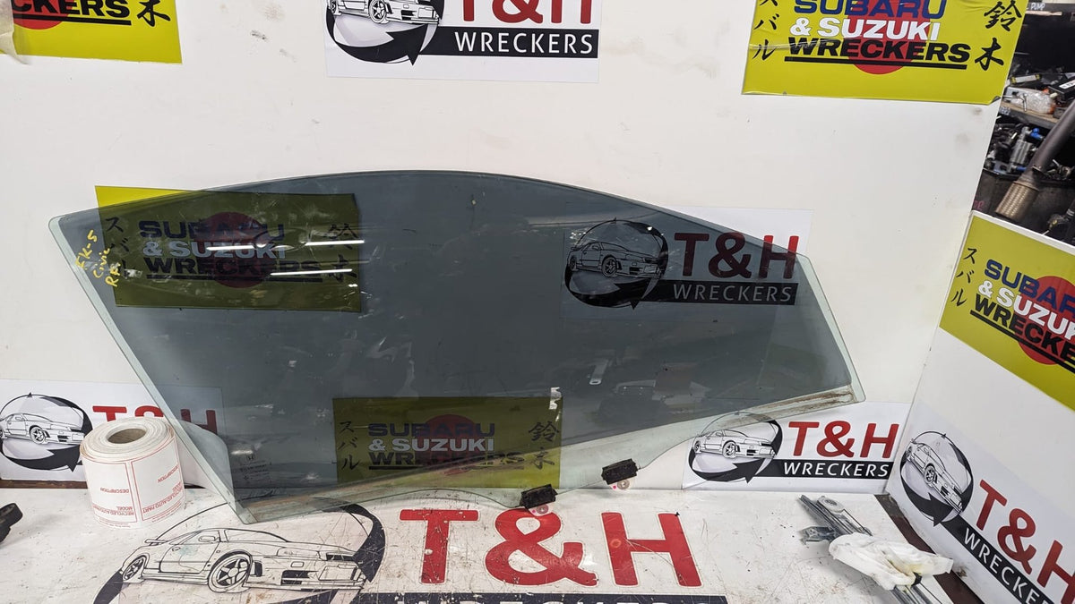 2020 Honda Civic FK - Right Front Door Glass