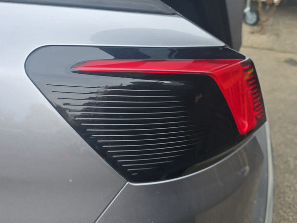2017 Peugeot 3008 P84 - - Left Taillight