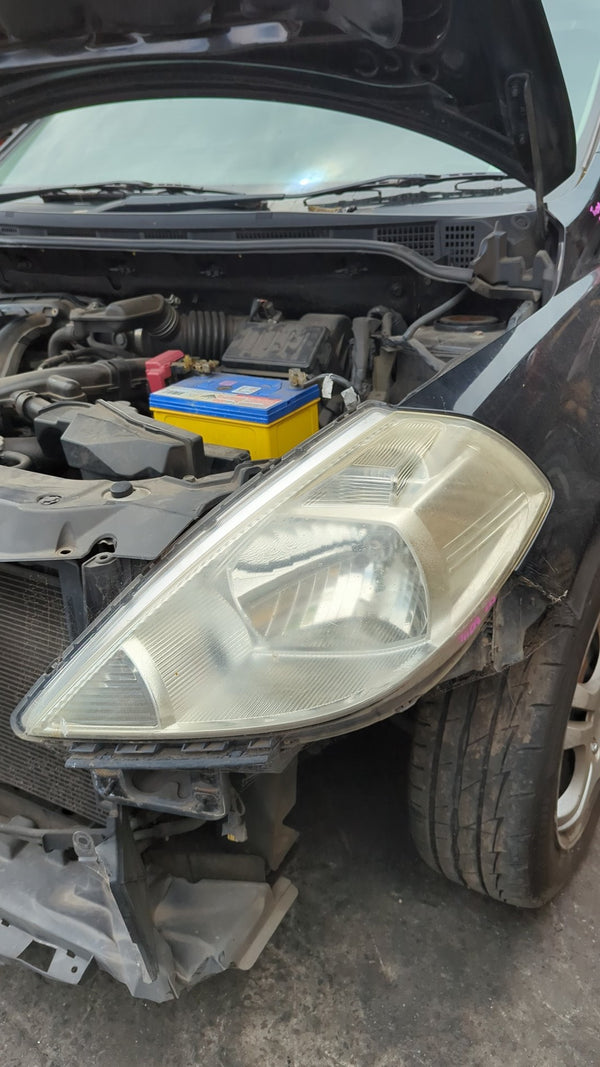 Sep 2004 to Feb 2010 - Nissan Tiida C11 Australia Only - Left Headlight