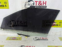 2002 - 2006 Mitsubishi Outlander Right Front Door Glass
