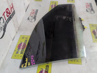 2002 - 2006 Mitsubishi Outlander Right Front Door Glass