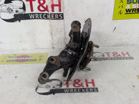 2016 2016 Kia Sorento UM C5W7J561F Left Front Hub Assembly