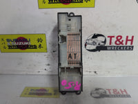 Feb 1999 to Jun 2005 - Nissan Pathfinder R50 - Right Rear Window Switch