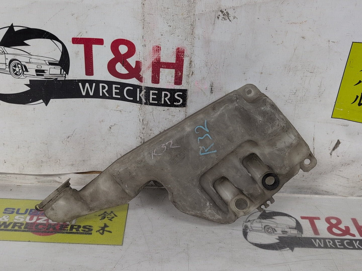 May 1989 to Nov 1994 - Nissan Skyline R32 - Washer Bottle