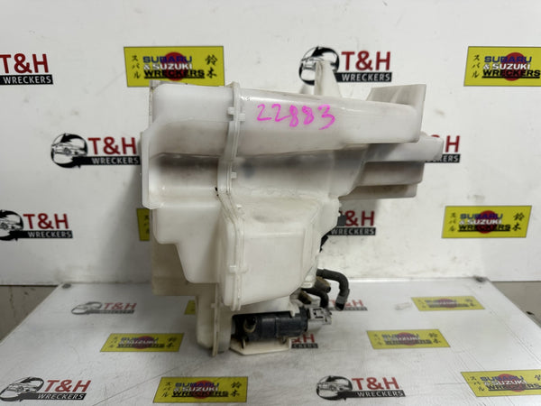 Subaru XV I GP SUV AWD 2012-2017 - Washer Bottle