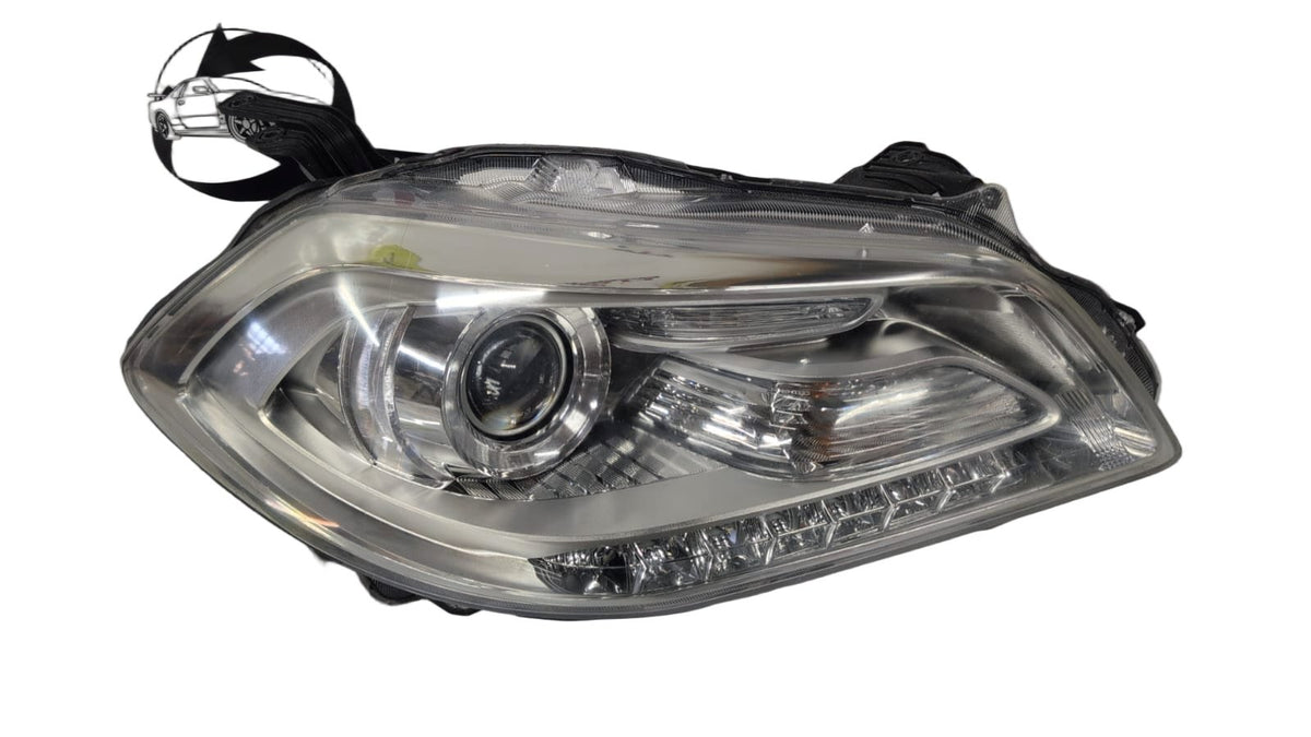 Sep 2013 to Oct 2016 - Suzuki S-Cross JY - Right Headlight - Xenon Type