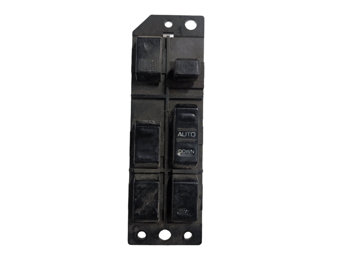 Nov 1989 to Apr 1993 - Nissan Pintara U12 - Power Window Switch