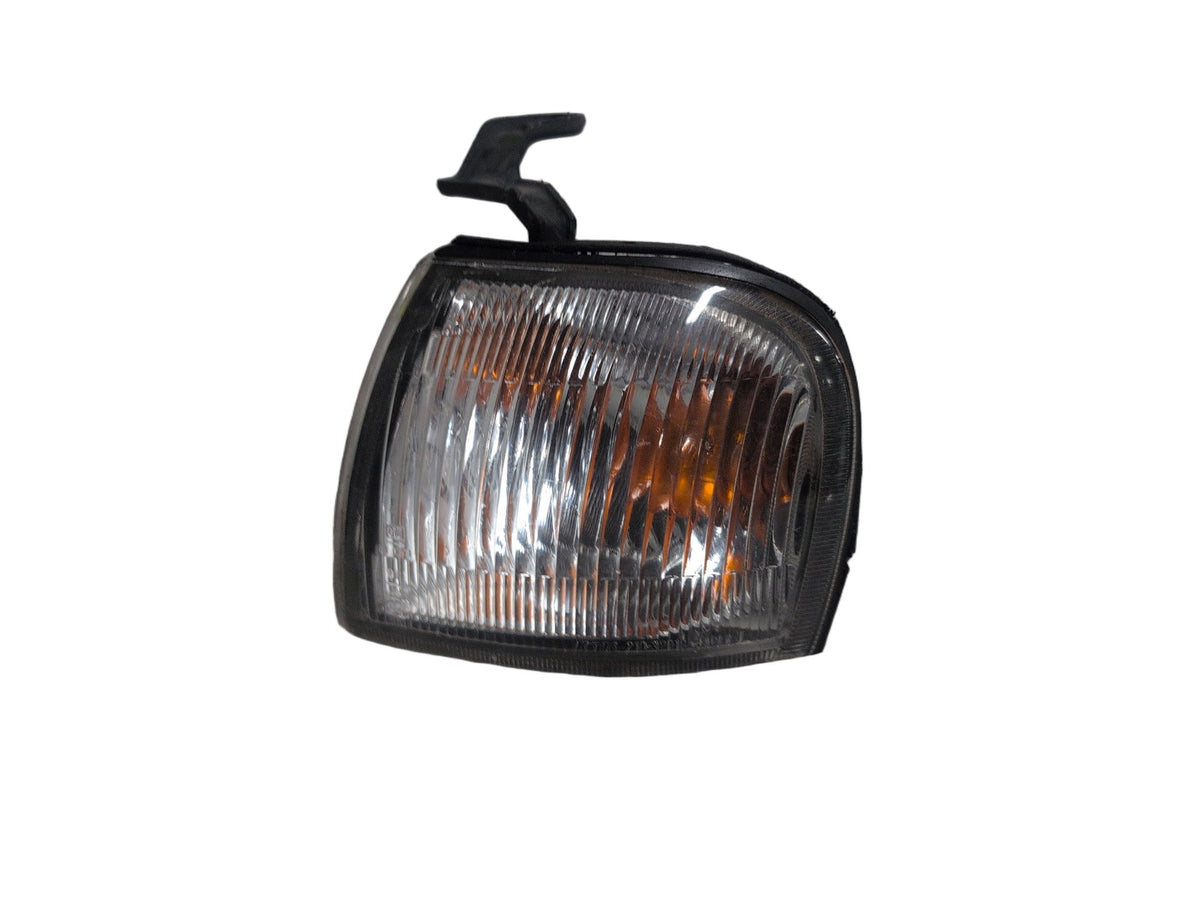 Apr 1995 to Dec 1998 - Suzuki Baleno - Left Indicator/Fog/Side - Corner Light