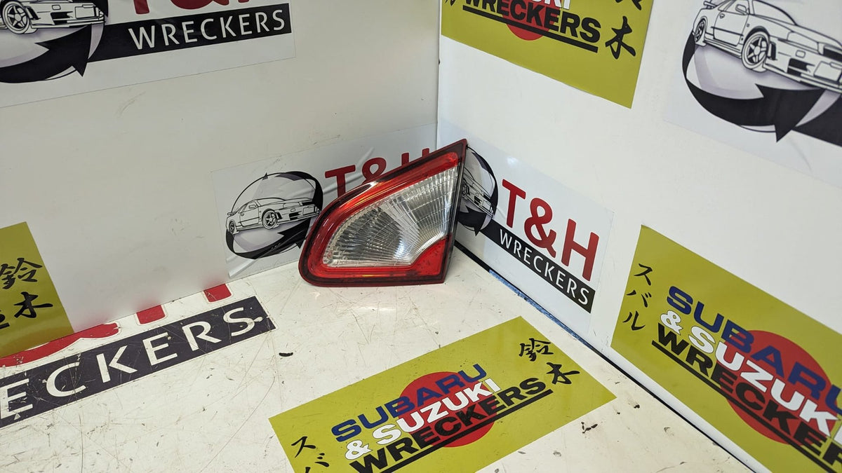 2010-2014 Nissan Dualis J10 - - Right Tailgate Light