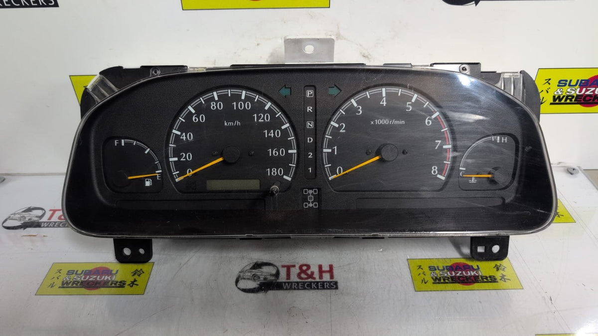 Nissan Elgrand E50 4WD 1997-2002 - Instrument Cluster
