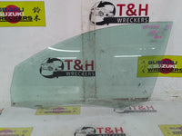 2010 2010 Volkswagen Golf MK6 - 5K Left Front Door Glass