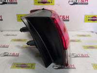 2015 - 2017 Kia Sorento UM Right Taillight | Body Mounted, Non Led Type